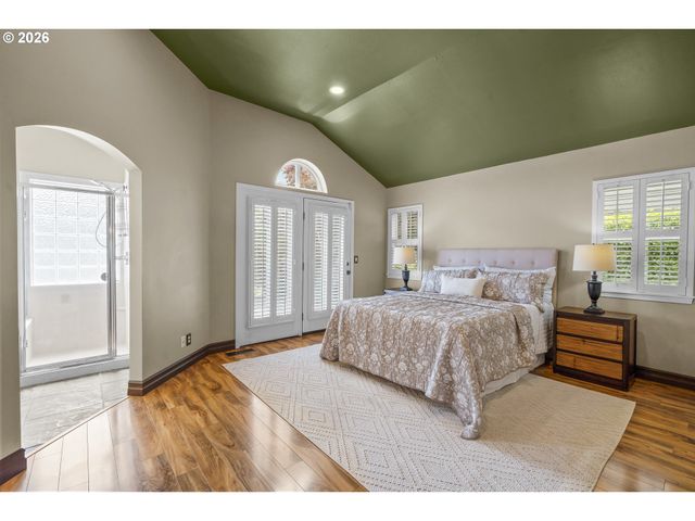514 CREEKSIDE Dr, Salem, OR 97306