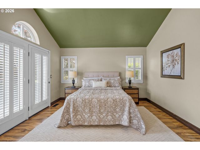 514 CREEKSIDE Dr, Salem, OR 97306