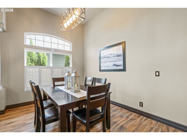 514 CREEKSIDE Dr, Salem, OR 97306