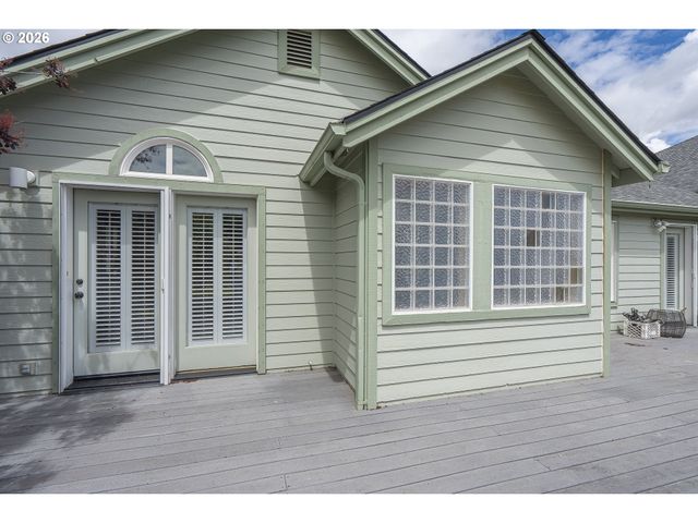 514 CREEKSIDE Dr, Salem, OR 97306