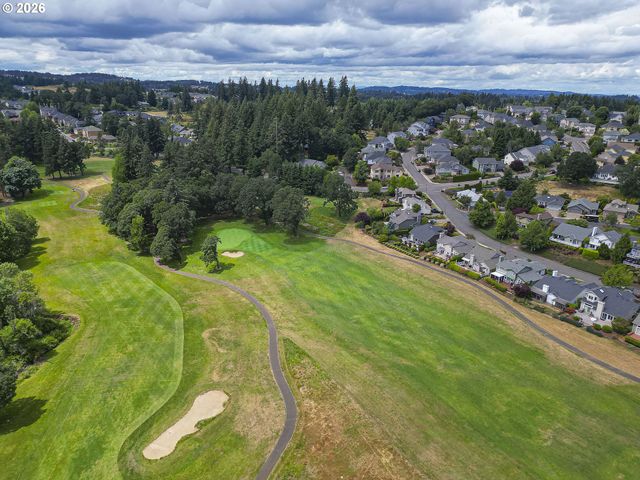 514 CREEKSIDE Dr, Salem, OR 97306