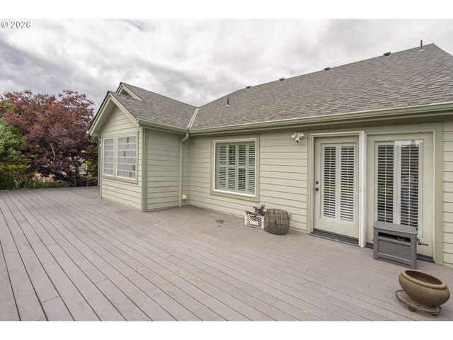514 CREEKSIDE Dr, Salem, OR 97306