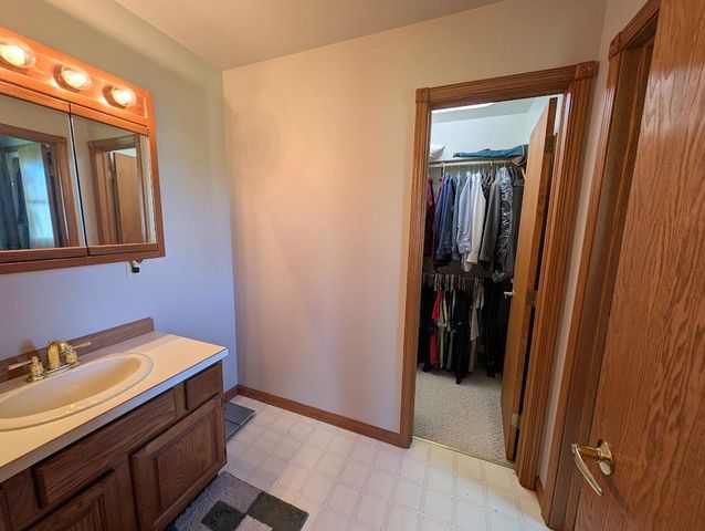 285 Delta Road, Freeland, MI 48623