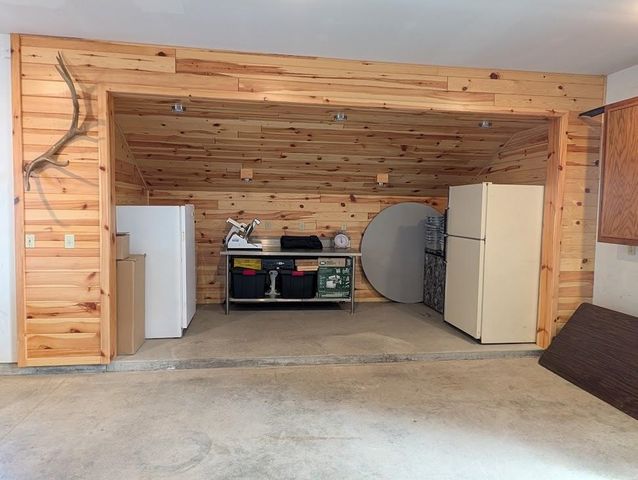 285 Delta Road, Freeland, MI 48623