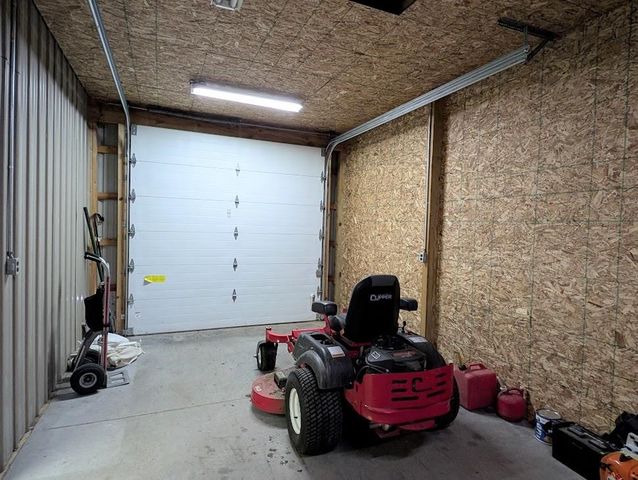 285 Delta Road, Freeland, MI 48623