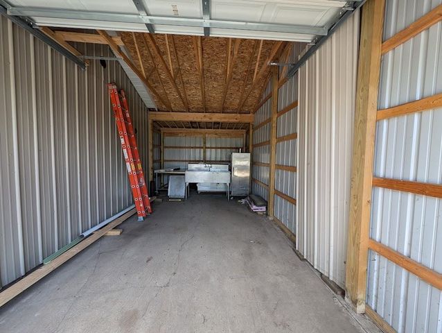 285 Delta Road, Freeland, MI 48623
