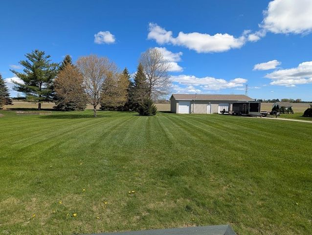 285 Delta Road, Freeland, MI 48623