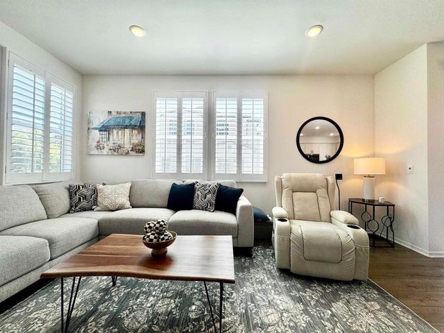 468 Carina Glen, Escondido, CA 92025