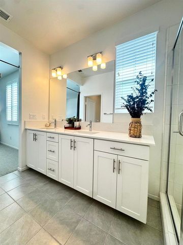 468 Carina Glen, Escondido, CA 92025