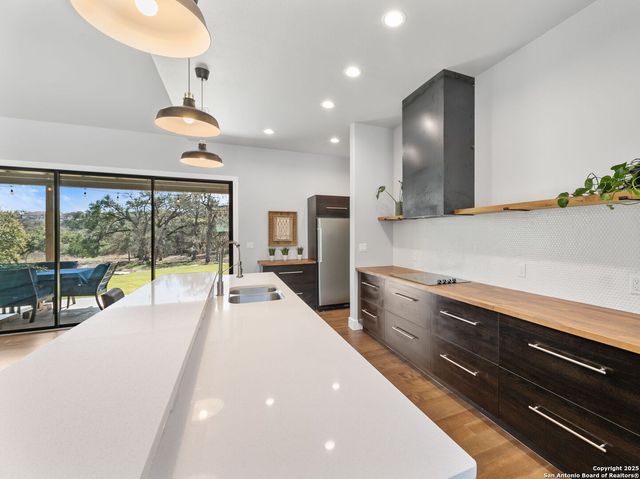 122 Sugar Springs, Canyon Lake, TX 78133