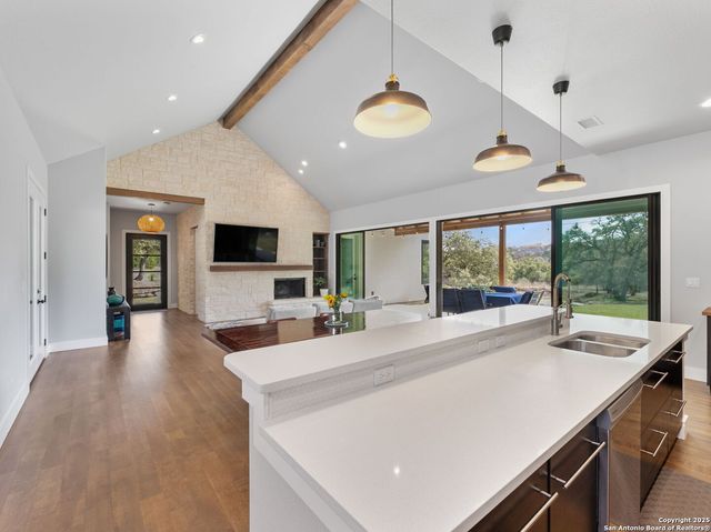 122 Sugar Springs, Canyon Lake, TX 78133