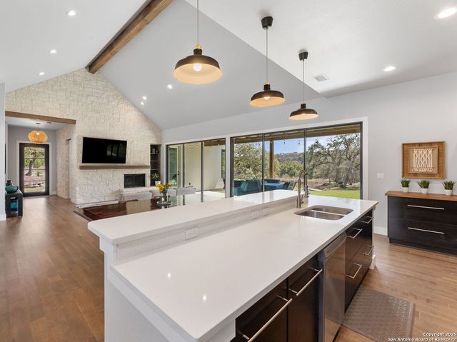122 Sugar Springs, Canyon Lake, TX 78133