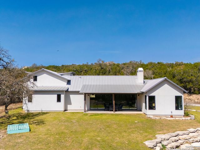 122 Sugar Springs, Canyon Lake, TX 78133