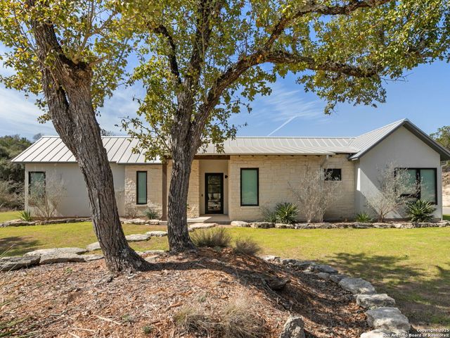 122 Sugar Springs, Canyon Lake, TX 78133