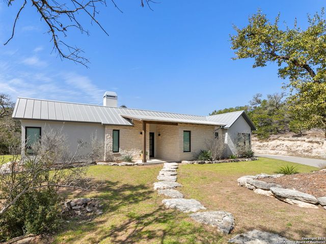 122 Sugar Springs, Canyon Lake, TX 78133