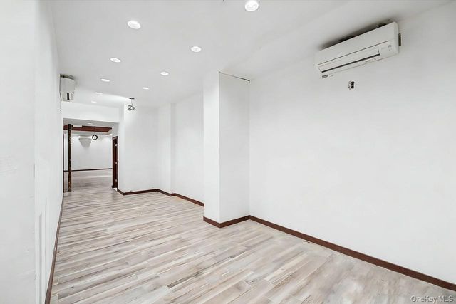 107-10 Jamaica Avenue, Richmond Hill, NY 11418