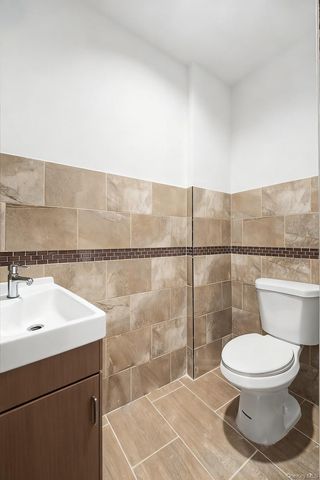 107-10 Jamaica Avenue, Richmond Hill, NY 11418