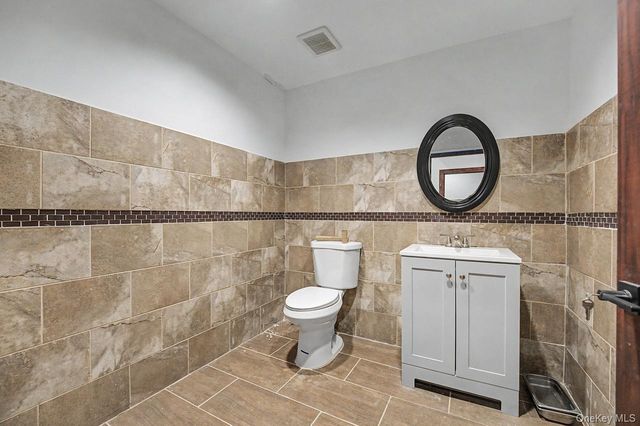 107-10 Jamaica Avenue, Richmond Hill, NY 11418