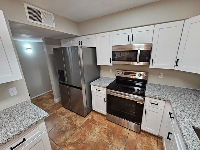 8702 W Pinnacle Peak Road, Peoria, AZ 85383