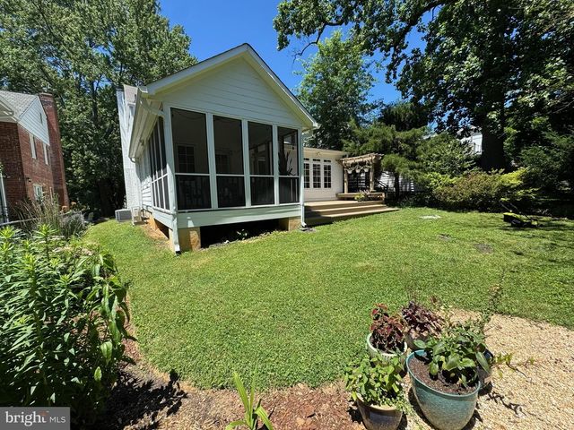 2108 ROSS RD, Silver Spring, MD 20910