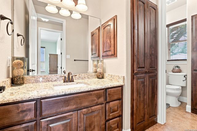 1250 County Road 304, Floresville, TX 78114