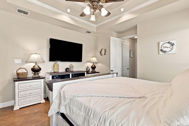 1250 County Road 304, Floresville, TX 78114