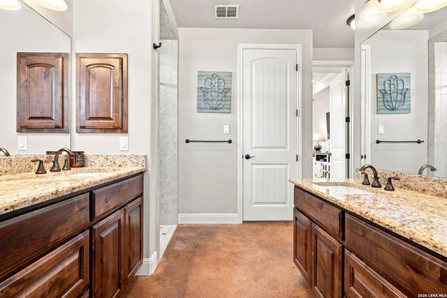 1250 County Road 304, Floresville, TX 78114