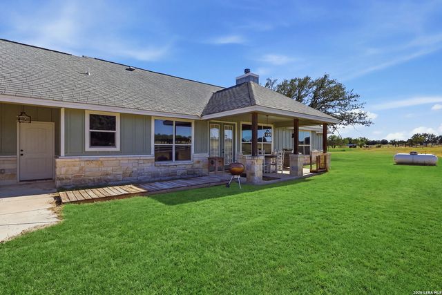 1250 County Road 304, Floresville, TX 78114
