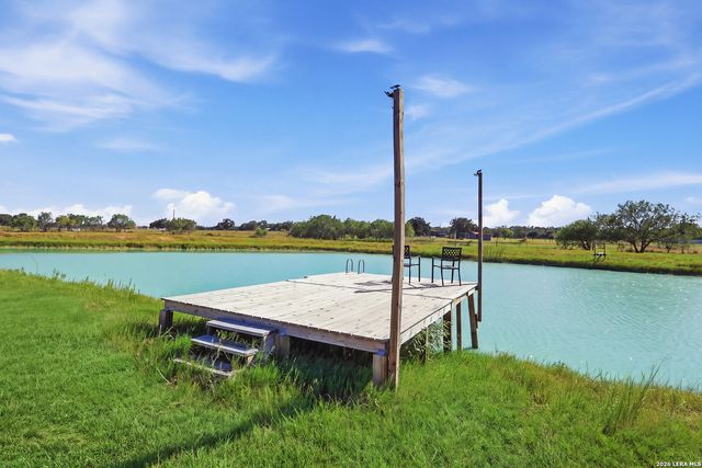 1250 County Road 304, Floresville, TX 78114