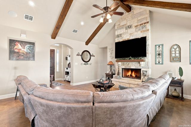 1250 County Road 304, Floresville, TX 78114