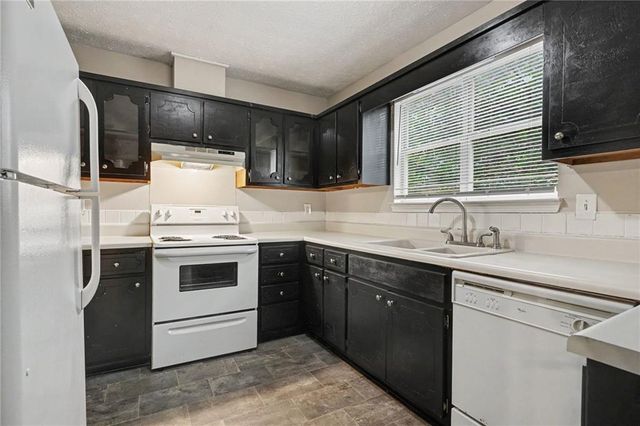 2900 Rosecommons Drive, Hampton, GA 30228