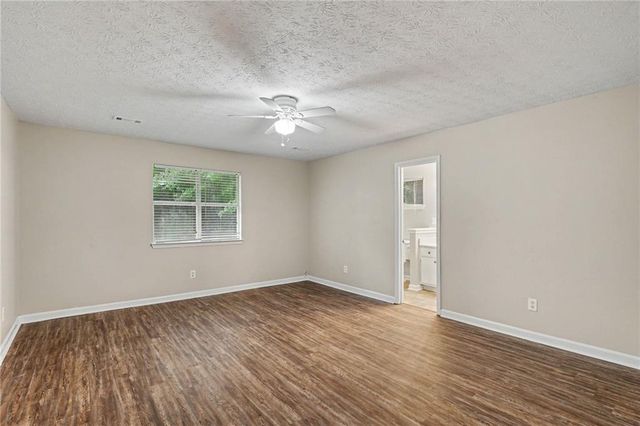 2900 Rosecommons Drive, Hampton, GA 30228