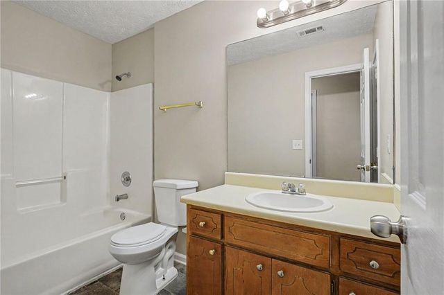 2900 Rosecommons Drive, Hampton, GA 30228