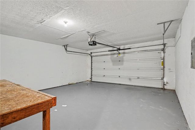 2900 Rosecommons Drive, Hampton, GA 30228