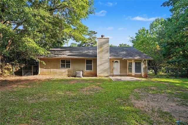 2900 Rosecommons Drive, Hampton, GA 30228