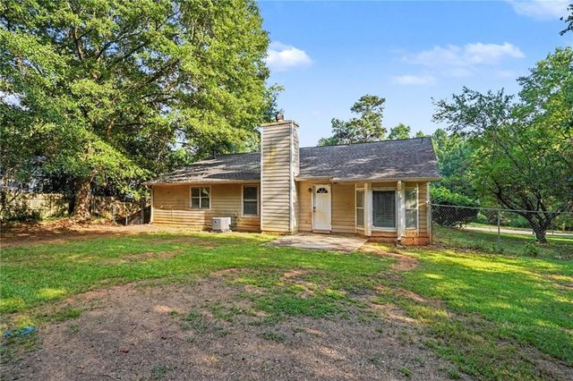 2900 Rosecommons Drive, Hampton, GA 30228
