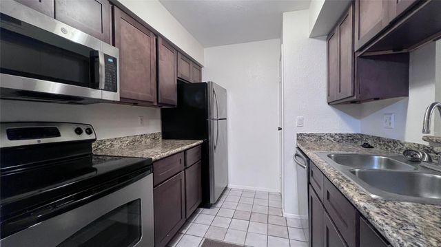 18519 Egret Bay Boulevard 1915, Houston, TX 77058