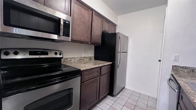 18519 Egret Bay Boulevard 1915, Houston, TX 77058