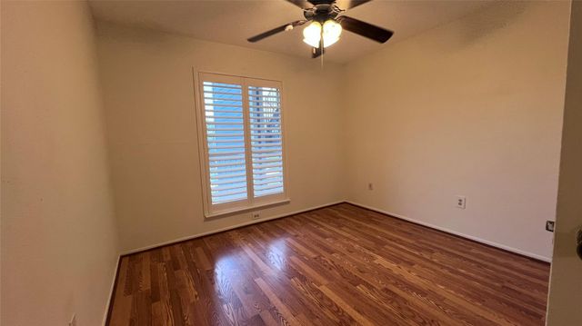 18519 Egret Bay Boulevard 1915, Houston, TX 77058