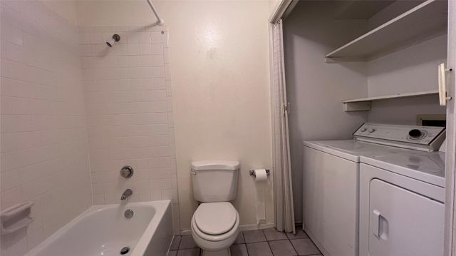18519 Egret Bay Boulevard 1915, Houston, TX 77058