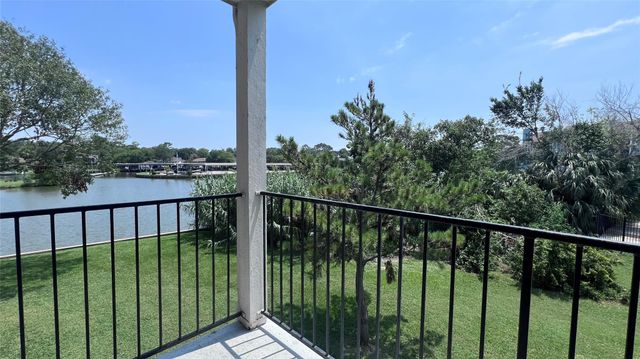 18519 Egret Bay Boulevard 1915, Houston, TX 77058