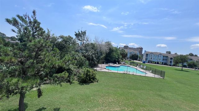 18519 Egret Bay Boulevard 1915, Houston, TX 77058