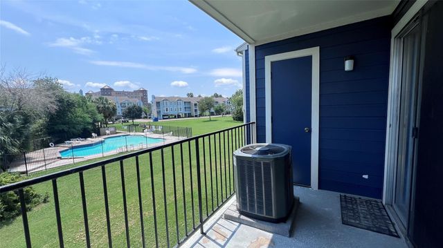 18519 Egret Bay Boulevard 1915, Houston, TX 77058