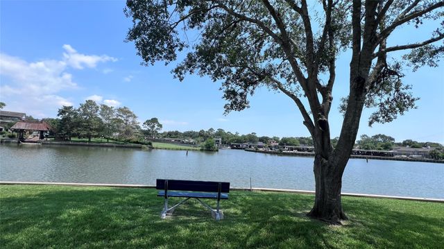 18519 Egret Bay Boulevard 1915, Houston, TX 77058