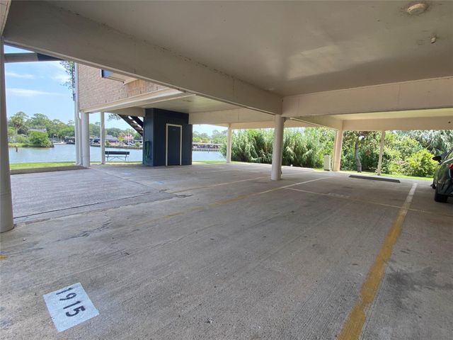 18519 Egret Bay Boulevard 1915, Houston, TX 77058