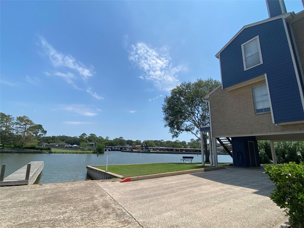 18519 Egret Bay Boulevard 1915, Houston, TX 77058
