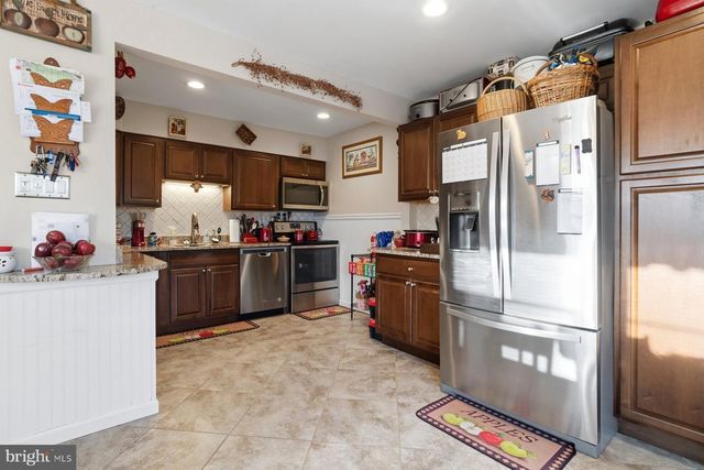 19 FAIRGROUND AVE, Taneytown, MD 21787