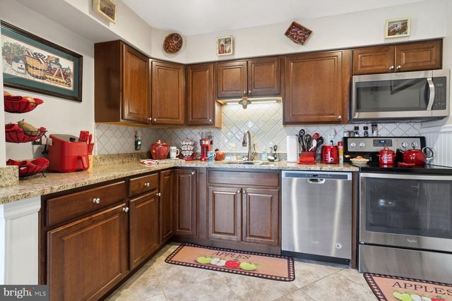 19 FAIRGROUND AVE, Taneytown, MD 21787