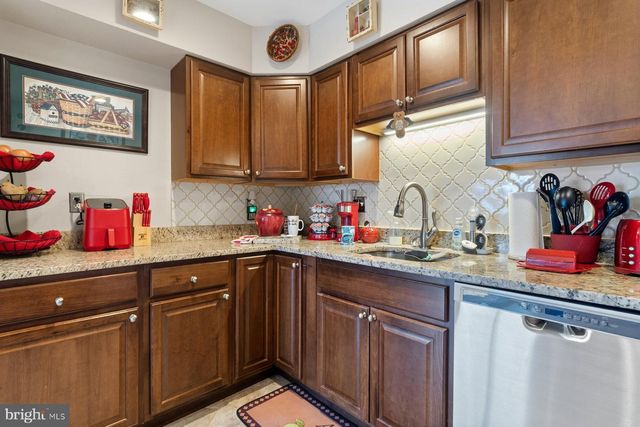 19 FAIRGROUND AVE, Taneytown, MD 21787