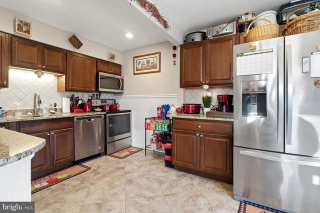 19 FAIRGROUND AVE, Taneytown, MD 21787